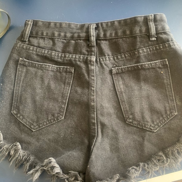 Shorts - Picture 4 of 4